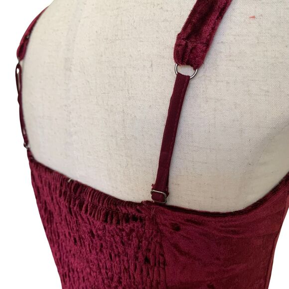 Hollister Burgundy Velvet Romper Size S Party / Holiday Outfit - Picture 7 of 12